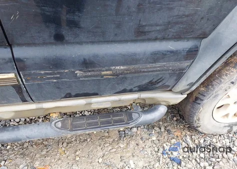 2005 Chevrolet Tahoe Z71 z USA, uszkodzony, nr VIN 1GNEK13Z45R219179